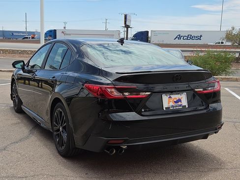 New 2026 Toyota Camry SE w/ Convenience Package FWD image 3