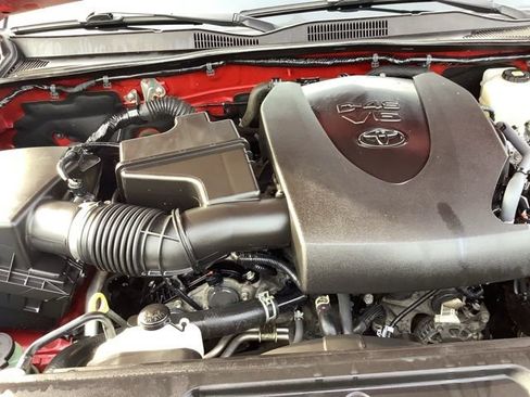Used 2021 Toyota Tacoma TRD Off-Road AWD/4WD image 14