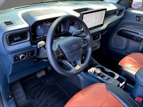 Used 2025 Ford Maverick XL w/ Equipment Group 102A AWD/4WD image 18