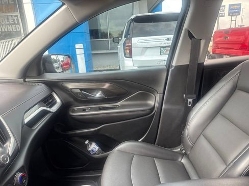 Used 2022 GMC Terrain SLT w/ LPO, Floor Liner Package AWD/4WD image 16