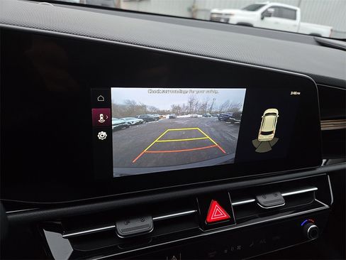 Certified 2023 Kia Niro EX image 18