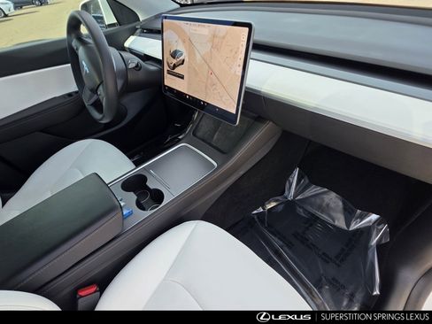 Used 2021 Tesla Model Y Performance image 31