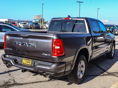 Used 2025 RAM 1500 Big Horn AWD/4WD image 4