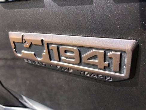 Used 2016 Jeep Grand Cherokee Laredo 75th Anniversary image 16