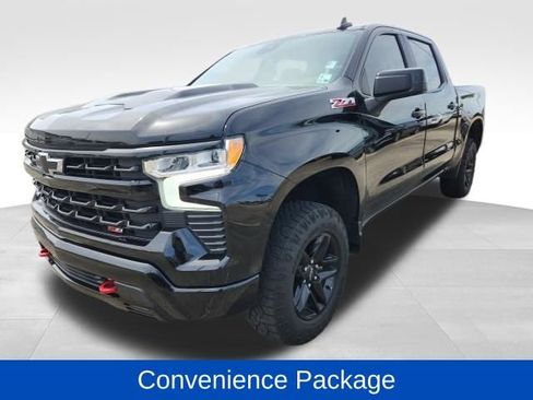 Used 2022 Chevrolet Silverado 1500 RST w/ Convenience Package II AWD/4WD image 4