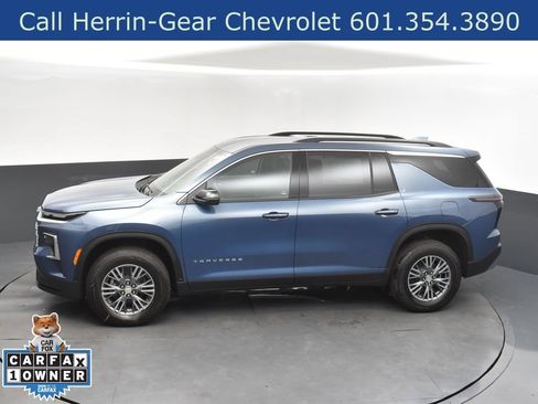 Used 2025 Chevrolet Traverse LT FWD image 30