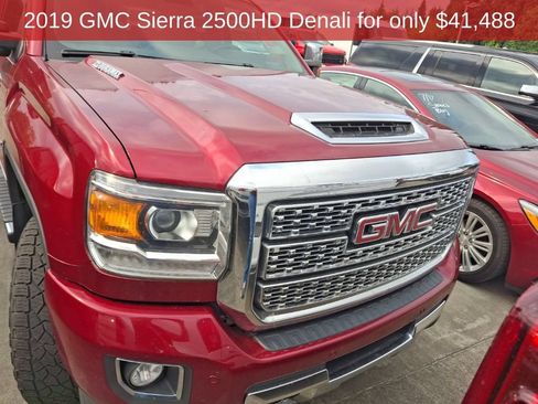 Used 2019 GMC Sierra 2500 Denali w/ Duramax Plus Package AWD/4WD image 3