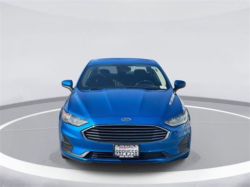 Certified 2020 Ford Fusion SE image 2