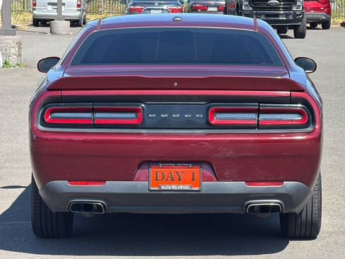 Used 2018 Dodge Challenger SXT RWD image 6