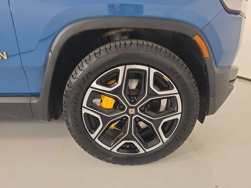 Used 2024 Rivian R1S Adventure Quad AWD/4WD image 11