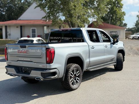 Used 2024 GMC Sierra 1500 AT4 w/ Technology Package AWD/4WD image 9