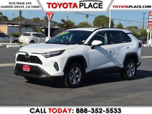 Used 2025 Toyota RAV4 XLE FWD image 1