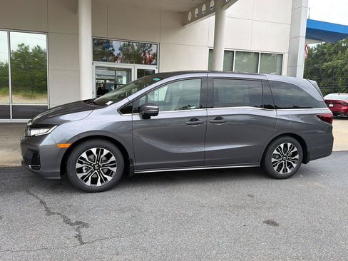 New 2026 Honda Odyssey Elite image 3