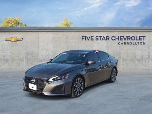 Used 2024 Nissan Altima 2.5 SL FWD image 4