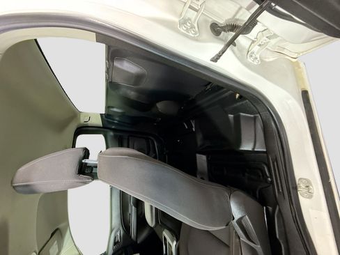 Used 2022 Chevrolet Colorado LT w/ Fleet Safety Package image 24