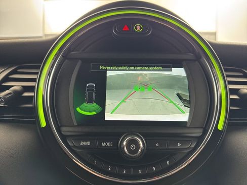 Used 2020 MINI Cooper 4-Door Hardtop image 18