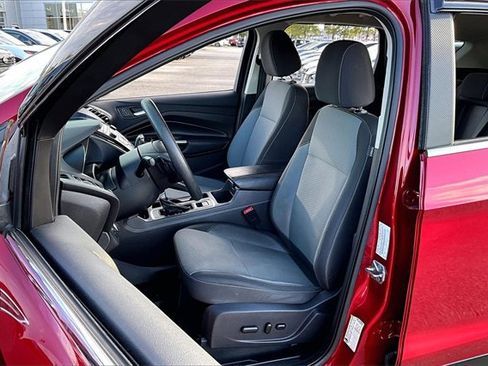 Used 2017 Ford Escape SE image 18