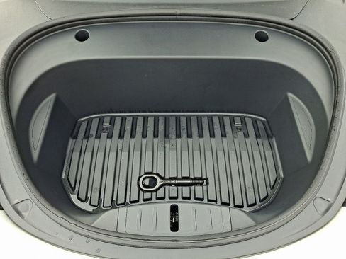 Used 2023 Tesla Model 3 Standard Range image 27