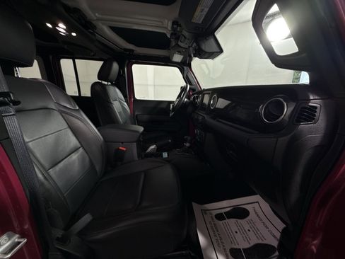 Used 2022 Jeep Wrangler Unlimited Sahara image 26