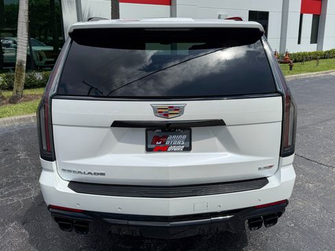 Used 2025 Cadillac Escalade V AWD/4WD image 18