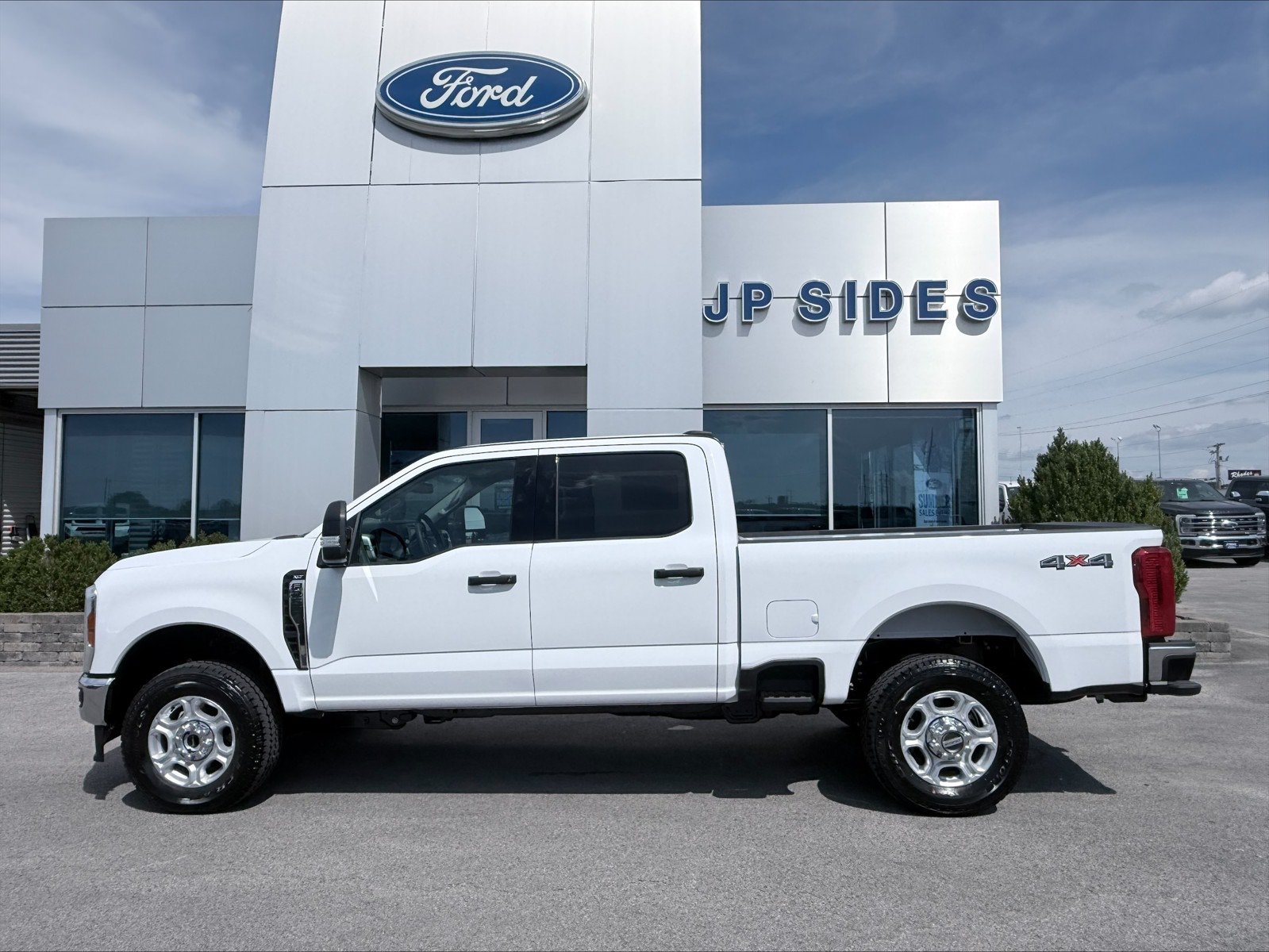New 2027 Ford F250 XLT w/ Camper Package AWD/4WD image 4