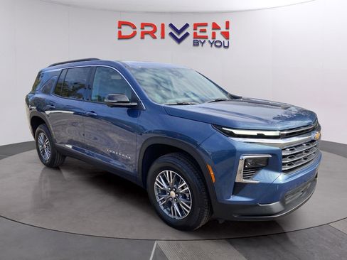 New 2026 Chevrolet Traverse LT image 8