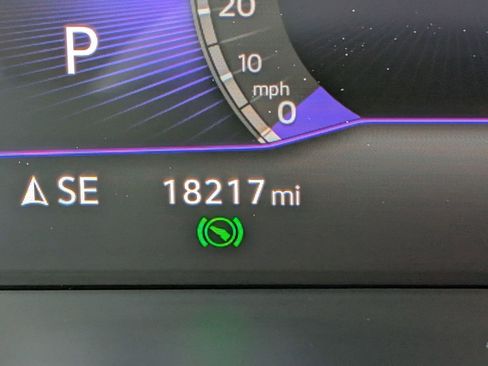 Used 2024 Volkswagen Tiguan SE image 22