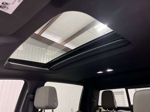 Used 2023 Chevrolet Silverado 1500 ZR2 w/ Technology Package image 16