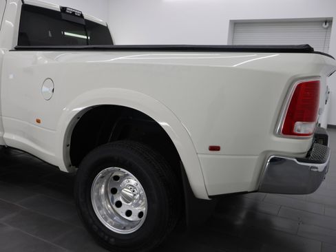Used 2018 RAM 3500 Laramie image 33