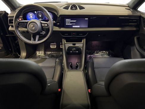Certified 2025 Porsche Macan Turbo Electric image 17