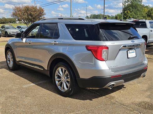 Used 2023 Ford Explorer Limited w/ Equipment Group 301A image 6