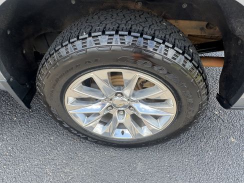 Used 2020 Chevrolet Silverado 1500 LTZ w/ LTZ Premium Package image 9