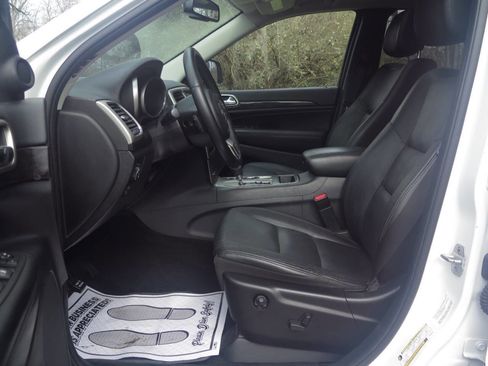 Used 2013 Jeep Grand Cherokee Laredo AWD/4WD image 11