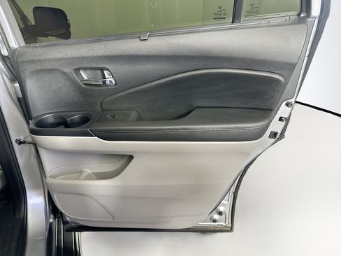 Used 2017 Honda Pilot Touring image 33
