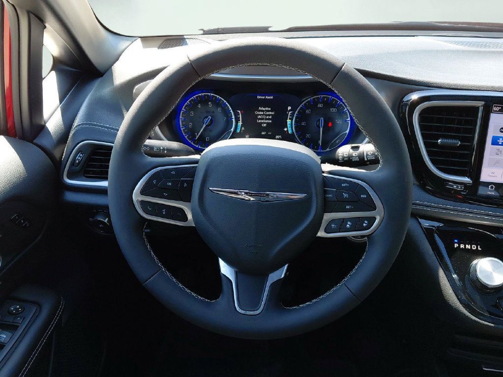 New 2026 Chrysler Pacifica Select AWD/4WD image 48