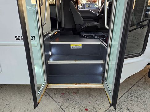 Used 2019 Ford F550 2WD Regular Cab Super Duty image 21