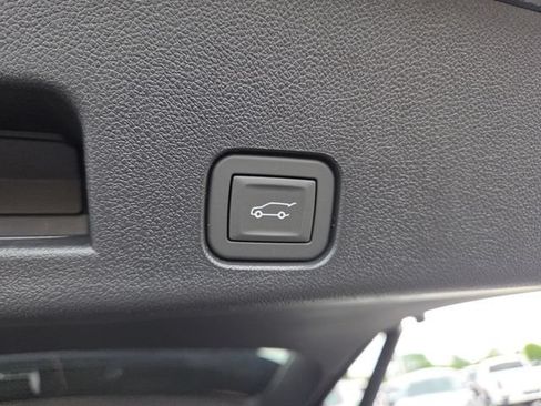 New 2026 GMC Acadia Elevation w/ Elevation Premium Package AWD/4WD image 17