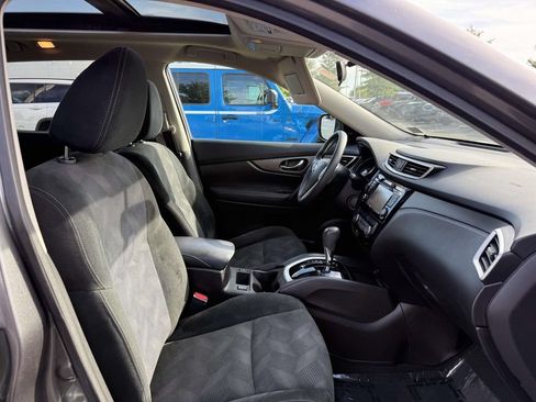Used 2015 Nissan Rogue SV w/ SV Premium Package AWD/4WD image 15