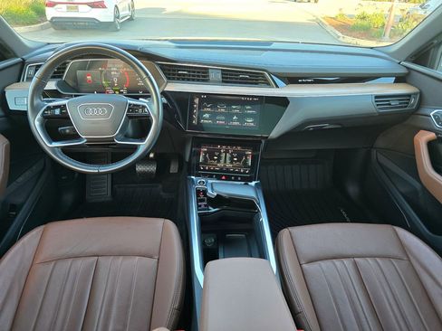 Used 2024 Audi Q8 e-tron Premium Plus image 10