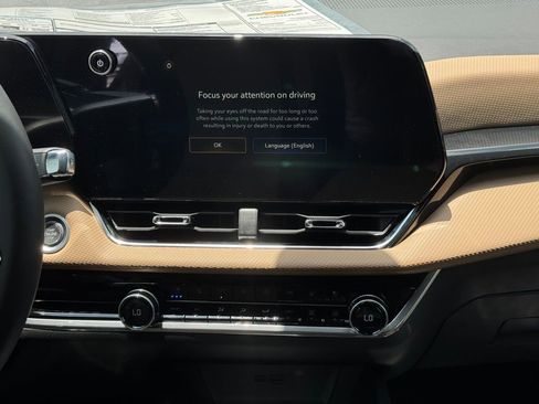 New 2025 Chevrolet Equinox ACTIV w/ Convenience Package III FWD image 20