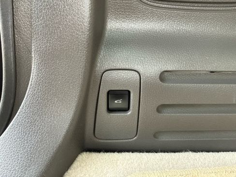 Used 2011 Ford Edge Limited w/ 301A Rapid Spec Order Code image 16