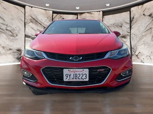 Used 2018 Chevrolet Cruze LT w/ Convenience Package FWD image 2