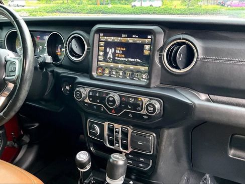 Used 2021 Jeep Wrangler Unlimited Sahara w/ Cold Weather Group AWD/4WD image 33