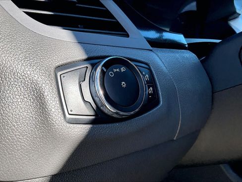 Used 2013 Ford Edge SE FWD image 25