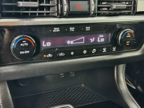 Used 2022 Nissan Pathfinder S FWD image 15