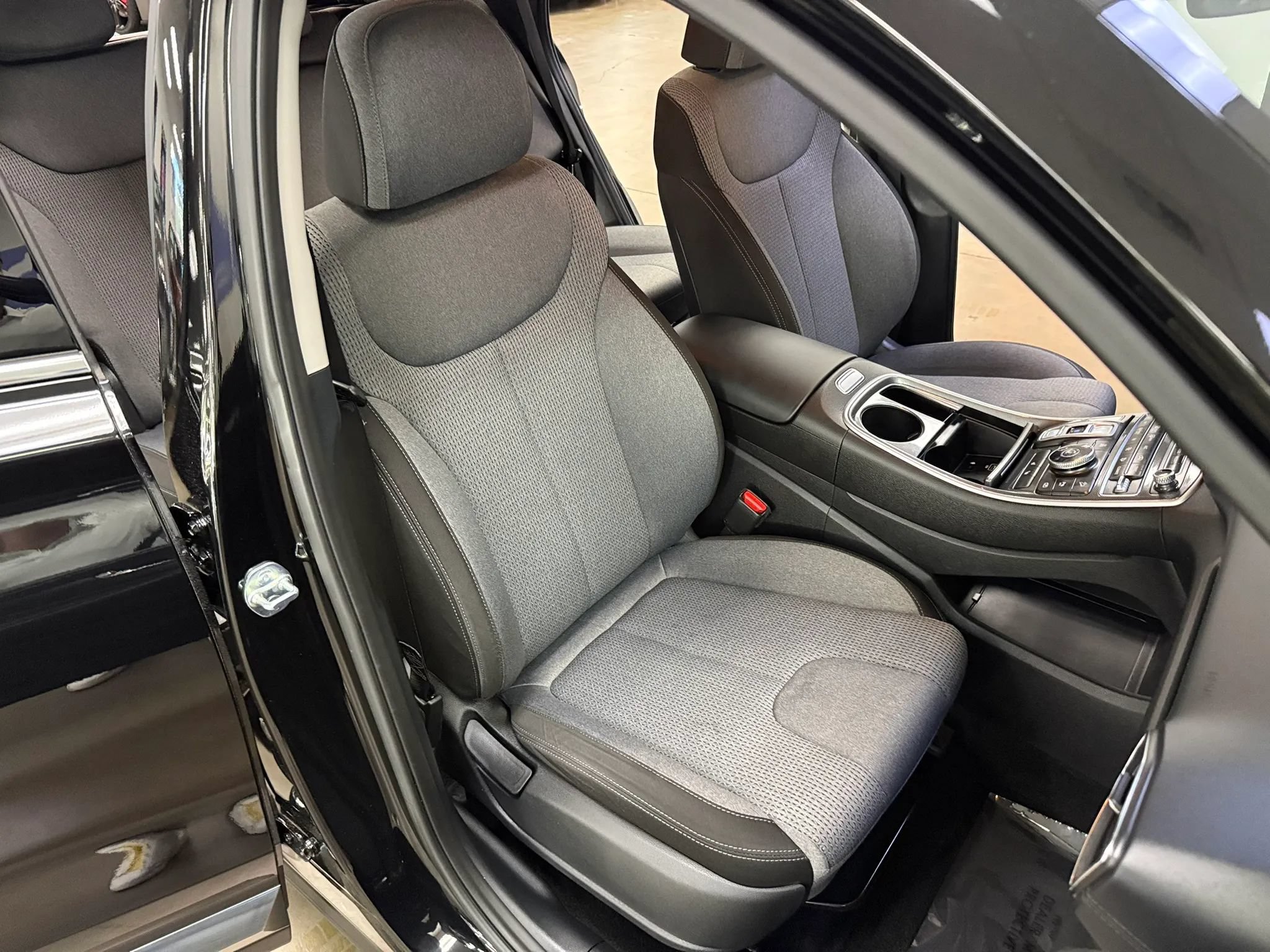 Used 2023 Hyundai Santa Fe SEL Convenience AWD/4WD image 13
