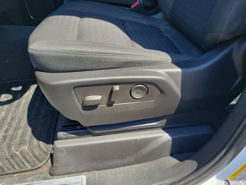 Used 2022 Chevrolet Silverado 1500 LT image 13