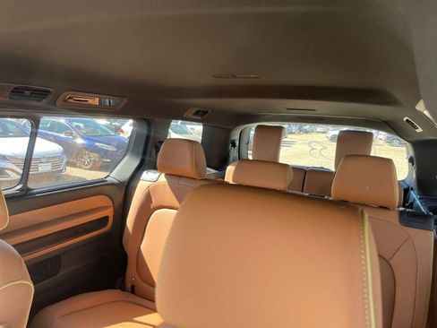 New 2025 Volkswagen ID. Buzz Pro S image 25