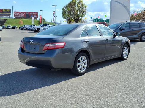 Used 2009 Toyota Camry LE image 4