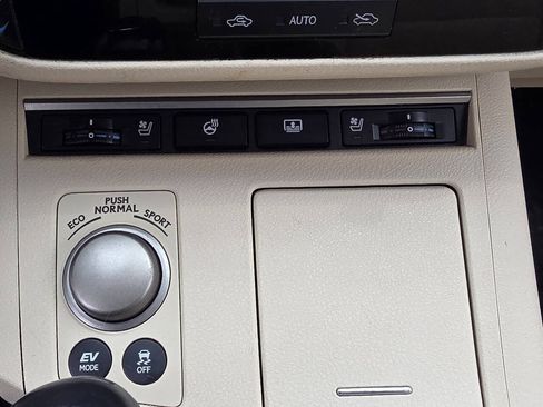 Used 2014 Lexus ES 300h w/ Luxury Package w/Bamboo Trim FWD image 22